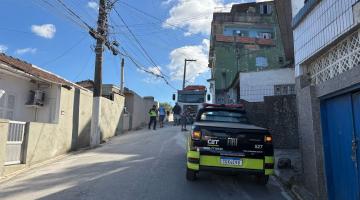 carro da CET parado na rua #paratodosverem