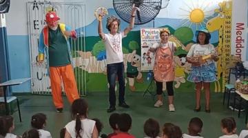 Biblioteca na Zona Noroeste de Santos recebe atividade especial pelo Dia Mundial do Livro