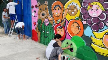 Em mutirão de reparos, escola ganha cores, grafites e carinho