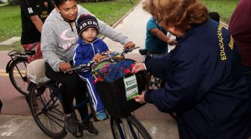 Ação educativa na orla mobiliza 350 ciclistas