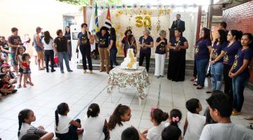 Escola comemora 50 anos em clima de emoção