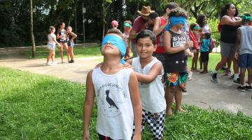Conhecimento através dos sentidos marca segundo dia de atividades no Jardim Botânico de Santos