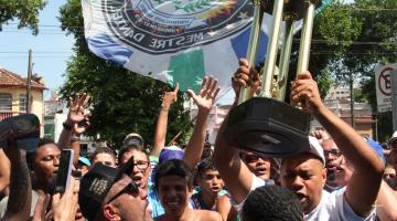 Unidos dos Morros é a grande campeã do carnaval santista