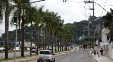 Drenagem é concluída no Saboó e trecho da pista local da Martins Fontes é liberado 