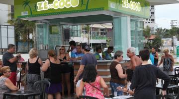 Quiosques já atendem clientes na Nova Ponta da Praia em Santos