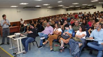 Estudantes e professores de arquitetura tiram dúvidas sobre projeto da Nova Ponta da Praia