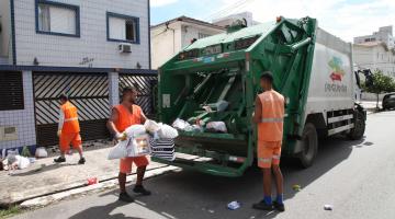 coletores trabalhando na coleta de lixo #paratodosverem 