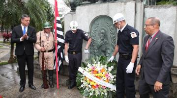 Ato cívico em Santos celebra os 91 anos da Revolução de 1932