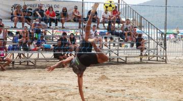 Campeonato Santista de Futevôlei agita a praia do Gonzaga neste sábado