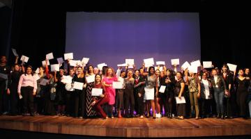 Formatura do Salão-Escola Autoestima marca início de nova trajetória de mais de 90 santistas