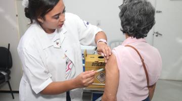 Oito policlínicas estarão abertas para vacinação neste sábado em Santos