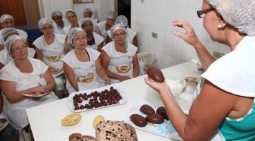 Vilas Criativas de Santos abrem inscrições para cursos de confeitaria, pizzaiolo e customização de roupas