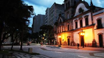 Revitalização de importante praça do Centro Histórico de Santos chega à etapa final