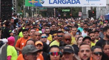 10 km Tribuna FM leva mais de 21 mil corredores às ruas de Santos 