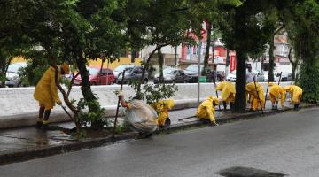 Campo Grande, Estuário e Ponta da Praia  são beneficiados com capinação e raspagem 