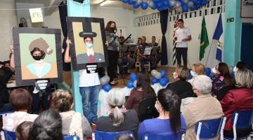 Escola municipal da Aparecida, em Santos, comemora 94 anos com festa e homenagens