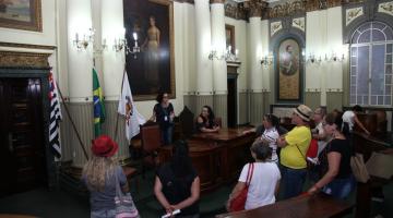 Turistas de Goiás visitam a Sala Princesa Isabel