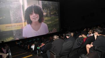 Curtas produzidos por alunos da rede pública são exibidos no cinema em Santos
