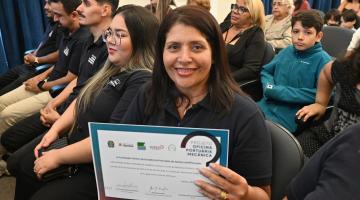 aluna segura certificado #paratodosverem