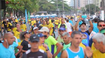 atletas concentrados em prova #paratodosverem