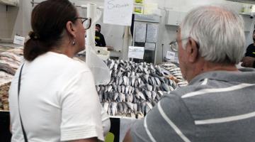 clientes olham peixe #paratodosverem