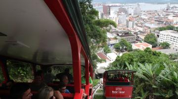 Bondinho subindo o Monte Serrat. #Paratodosverem