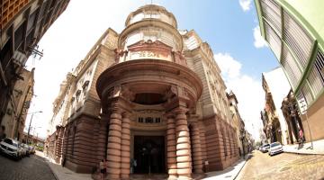 a fachada do Museu do Café. #paratodosverem