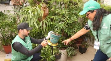 agentes analisam vaso #paratodosverem 