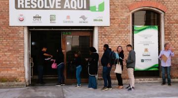 pessoas na fila #paratodosverem