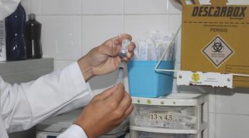 Vacinação acontece em 11 policlínicas de Santos neste sábado 