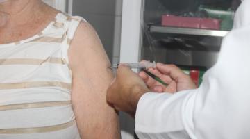 Dia D do Outubro Rosa leva vacinação para todas as policlínicas de Santos