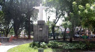 Avança revitalização de praça na Aparecida, em Santos