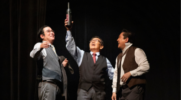 atores em cena de teatro #paratodosverem 