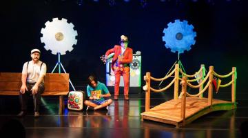 atores em cena de o mundo de gael #paratodosverem