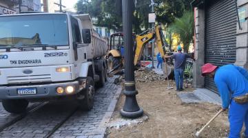 operários atuando nas calçadas #paratodosverem