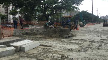 máquinas atuando na obra #paratodosverem