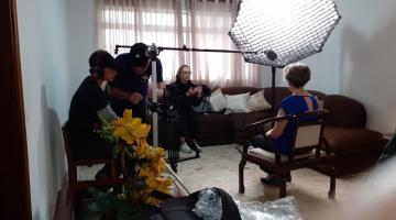 alunos gravando depoimento para o filme #paratodosverem 