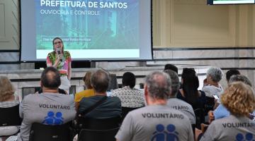 pessoas participando de reunião #paratodosverem