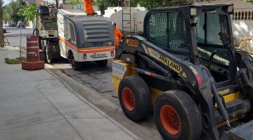 máquinas atuando na obra #paratodosverem