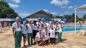 equipe posa para a foto #paratodosverem 