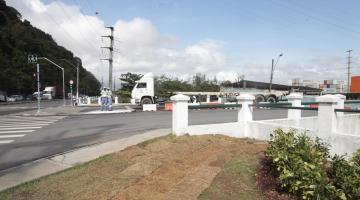 Ponte alargada dá mais fluidez a trânsito na Zona Noroeste de Santos