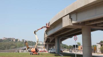 Ponte São Jorge e Avenida Beira Rio na Zona Noroeste recebem arremates finais 