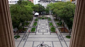 vista da praça mauá a partir de janela do paço municipal. #paratodosverem