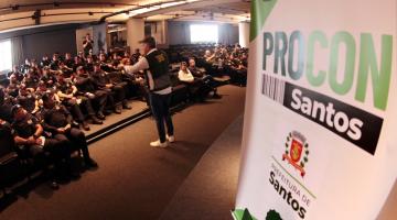 guardas assistindo a palestra #paratodosverem 