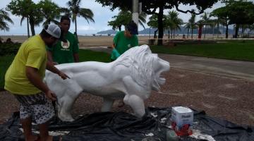 Leões da praia ganham limpeza e nova pintura