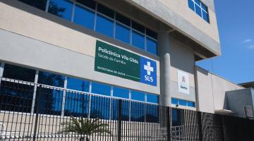 fachada de policlínica. #paratodosverem