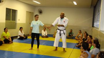 Vila Criativa em morro de Santos abre 32 vagas para jiu jitsu