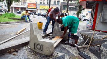 Praça Rui Barbosa ganha novos bancos 