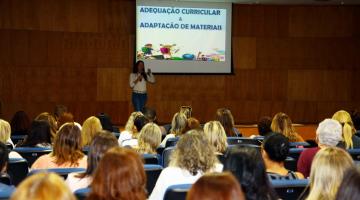 Fórum discute adequações para inclusão escolar        