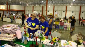 Feira da Criatividade, Arte e Solidariedade inicia em Santos com opções de presentes para o Dia das Mães